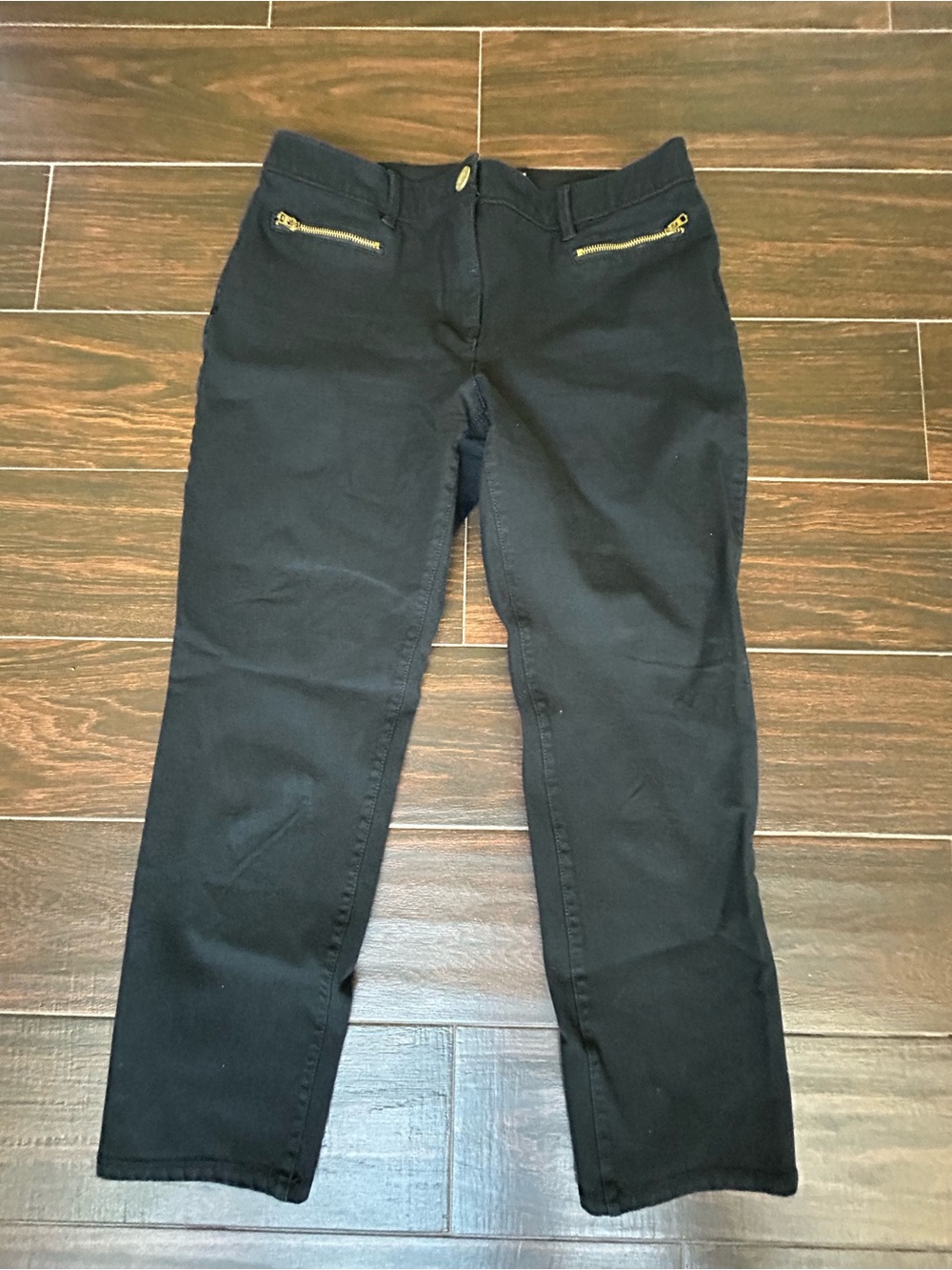 Women’s So Slimming Chico’s Black Ankle Jeans with Gold Zipper Details size 1